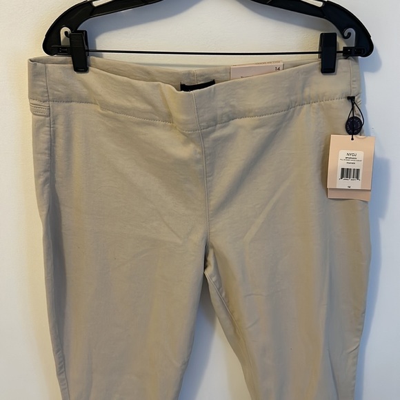 NYDJ Pull On Skinny Ankle Jeans in Feather - Picture 4 of 9